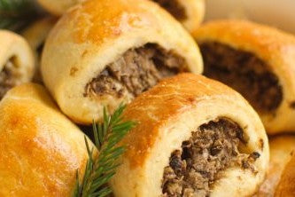 Puff Pastry with Sauerkraut and Mushrooms Paszteciki z Kapustą Kiszoną i Grzybami